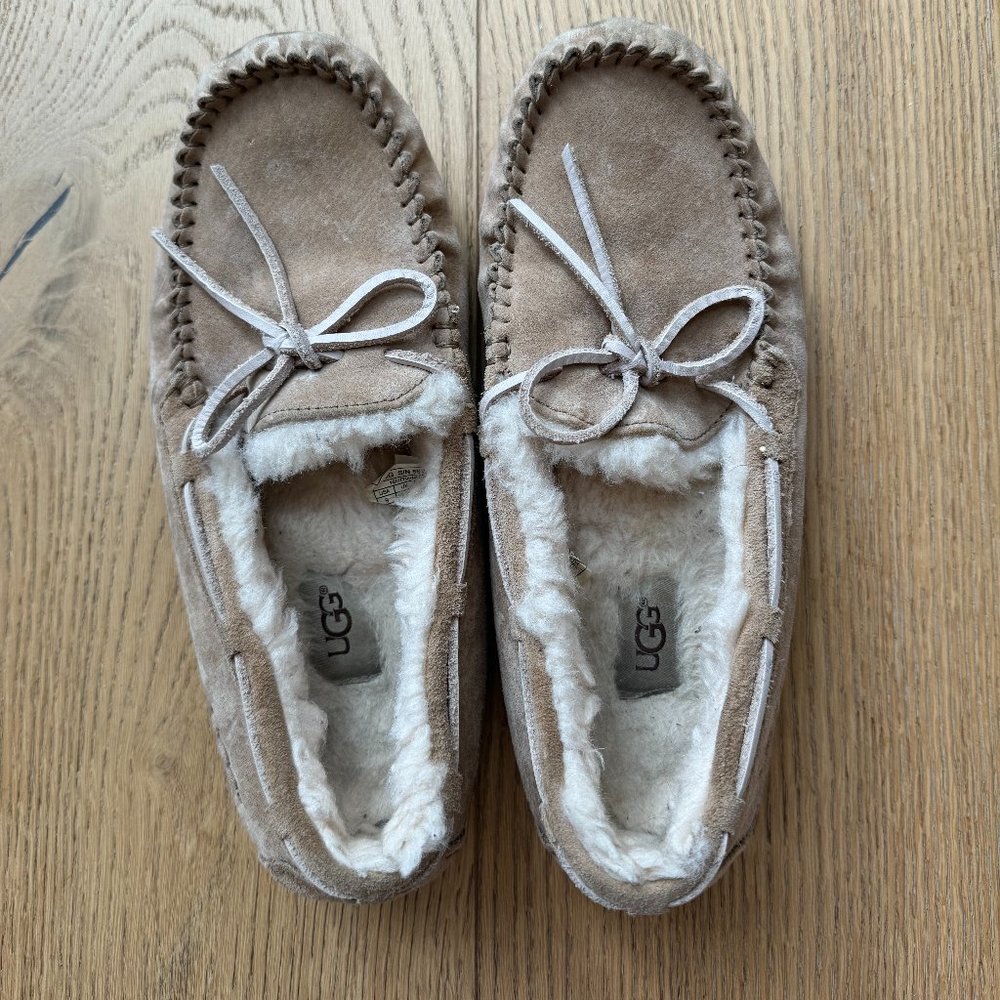 Women's Ugg Moccasin Dakota, Size 9